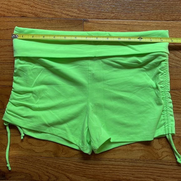 Green Shorts NWT- size small - Picture 4 of 5
